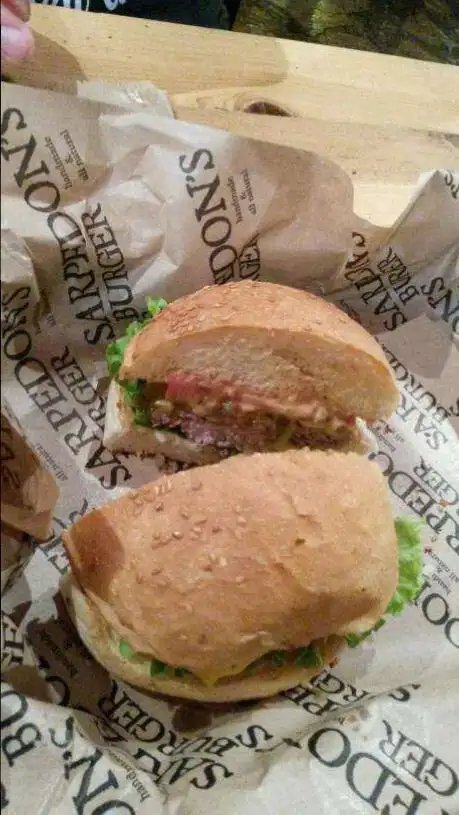Sarpedon's Burger'nin yemek ve ambiyans fotoğrafları 4