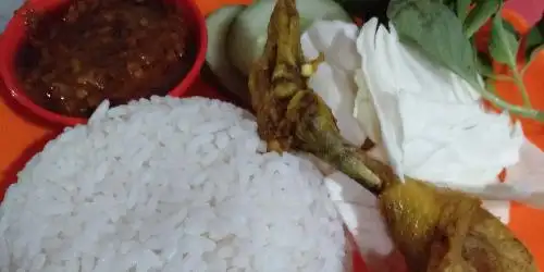 Warung Pecel Lele Bang Alek, Raya Cikarang Cibarusah