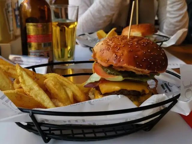 Mengoli Burgers Steak Fries'nin yemek ve ambiyans fotoğrafları 25