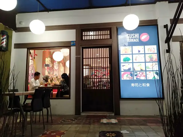 Gambar Makanan Sushi Terrace 12