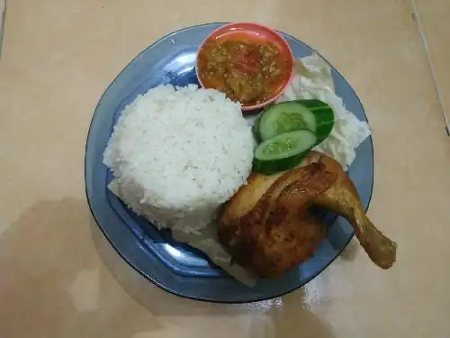 Ayam Penyet Lamongan, Kumudasmoro