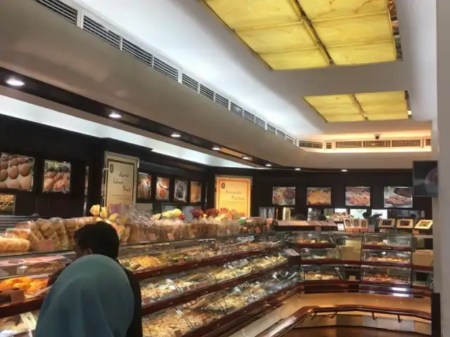 Gambar Makanan Holland Bakery 19