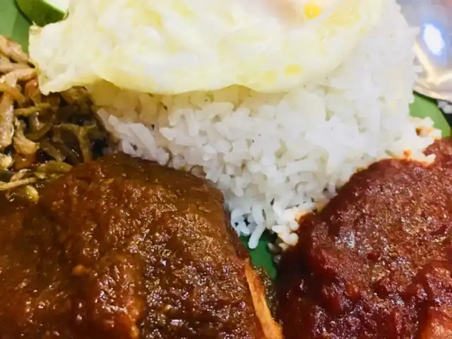 Nasi Lemak Tepi Jalan 1996 ( Setia Alam) Food Photo 2