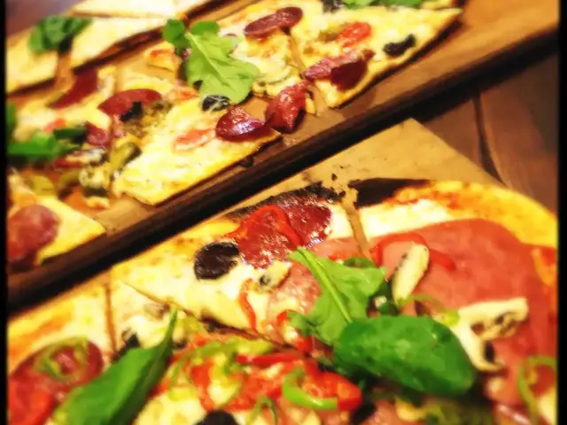 Pregio Pizza'nin yemek ve ambiyans fotoğrafları 17