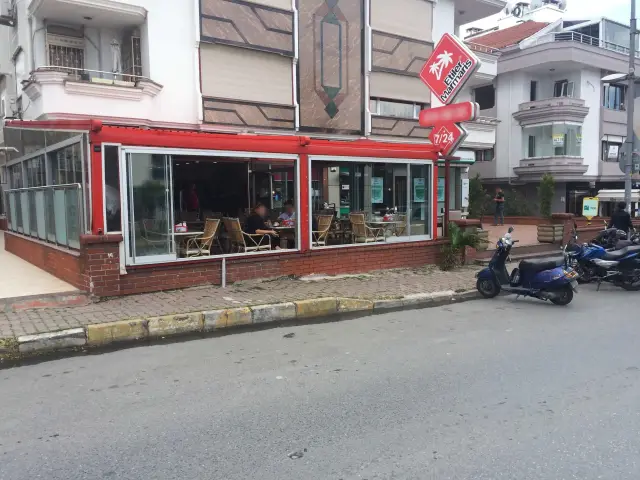 Etiler Marmaris Bufe'nin yemek ve ambiyans fotoğrafları 11