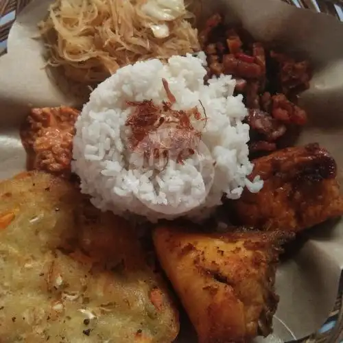 Gambar Makanan Nasi Uduk Asli Betawi Mpok Janah, Kalibata 9