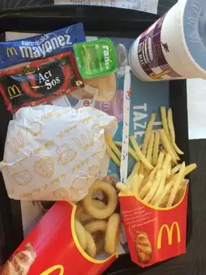 McDonald&apos;s'nin yemek ve ambiyans fotoğrafları 3