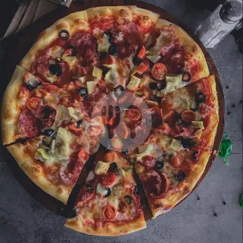 Gambar Makanan Scratch Pizza, Bali 13