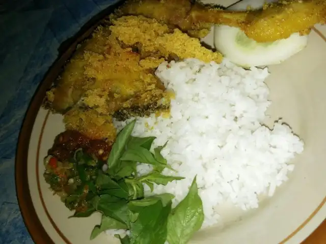 Gambar Makanan Ayam Goreng Kremes Pak Pono 7