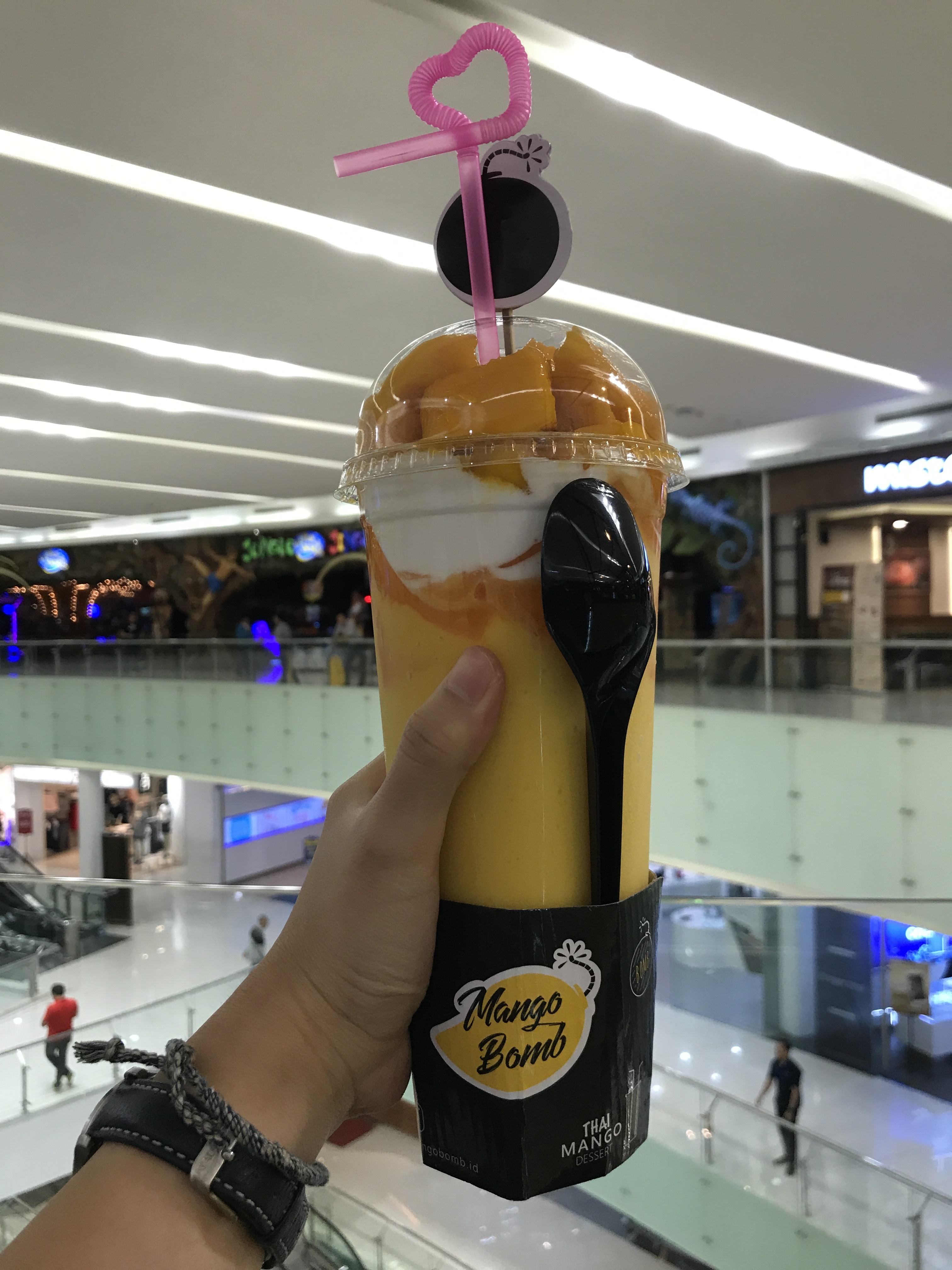 Mango Bomb terdekat Restoran dan Tempat Makan Minuman terdekat di