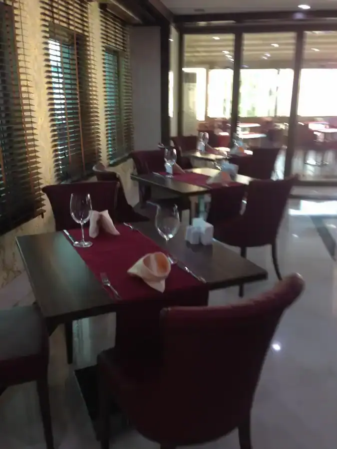 Four Season Restaurant - Vivaldi Hotel