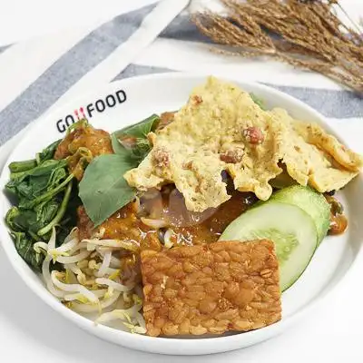 Gambar Makanan Gado Gado & Soto Betawi Bu Isna, Kediri 13