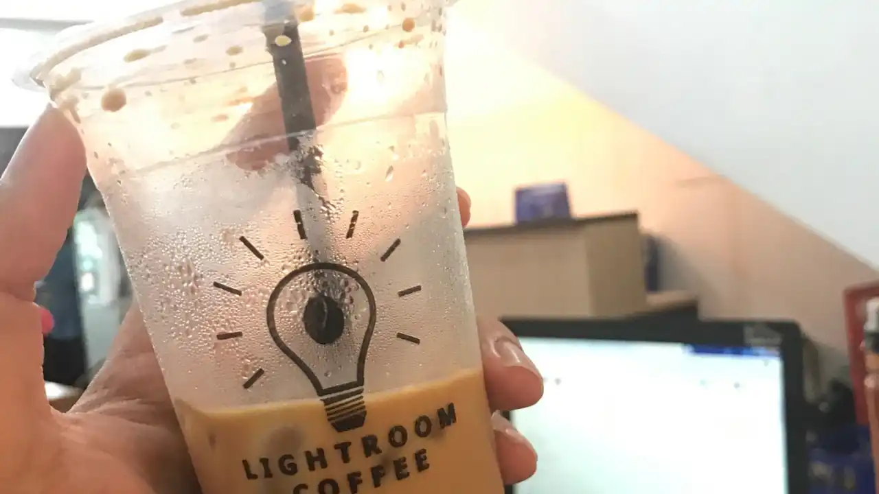 Lightroom Coffee Kota Baru Parahyangan