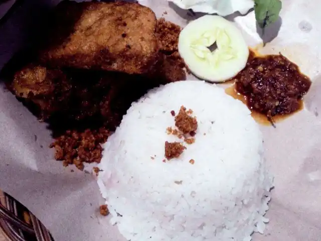 Gambar Makanan Ayam Goreng Ibu Djagat 13