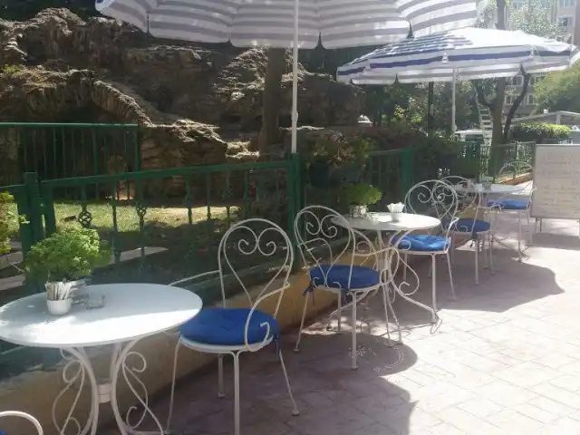 E Mirella Cafe'nin yemek ve ambiyans fotoğrafları 4