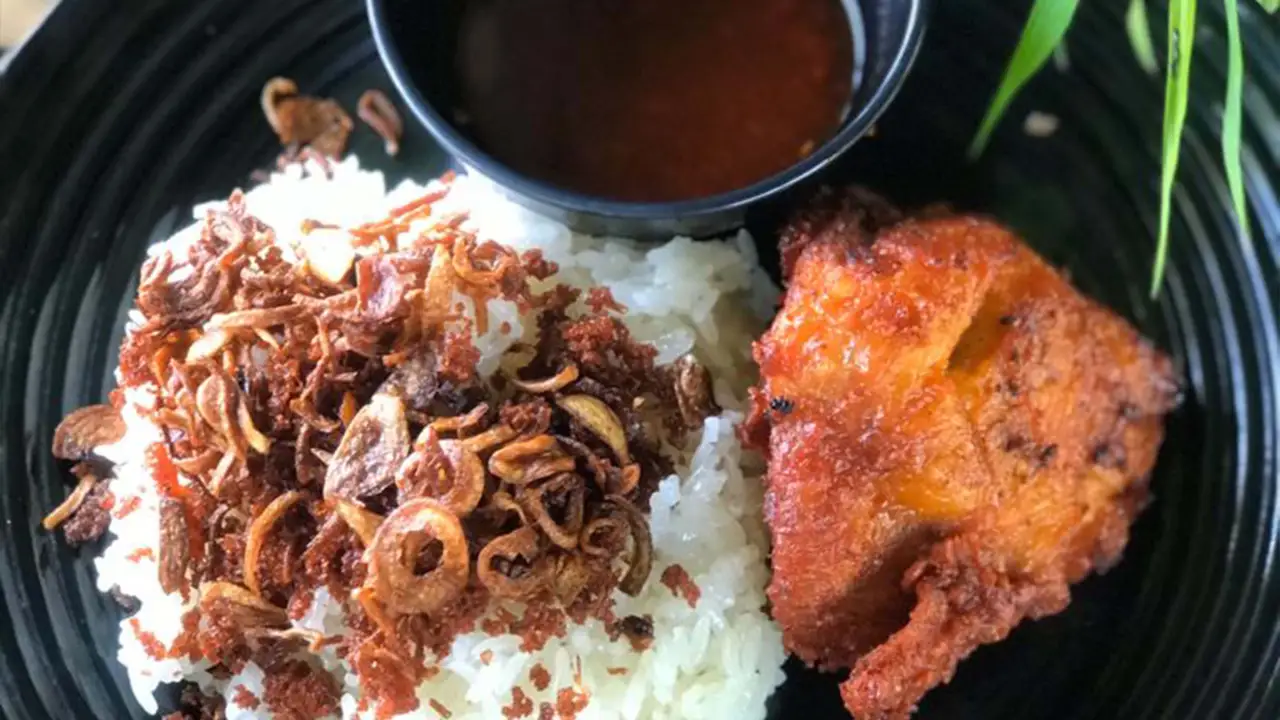 PULUT AYAM THAI TOK PINA