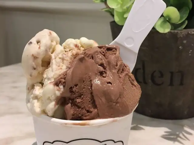 La Ricchi Ice Cream