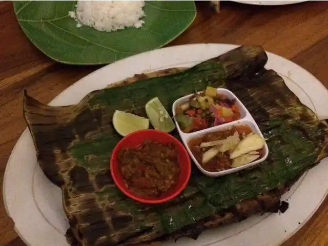 Gambar Makanan Ikan Bakar Nelayan Makasar 16