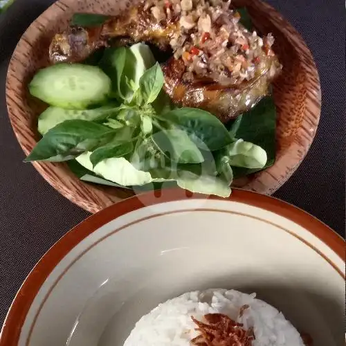 Gambar Makanan Nasi Lawar Ayam, Canggu Raya 12