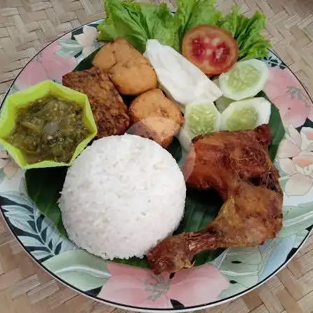 Gambar Makanan Lalapan Java Kitchen Canggu 11