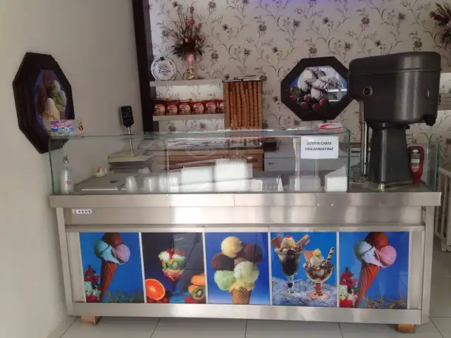 İkram Dondurma'nin yemek ve ambiyans fotoğrafları 4