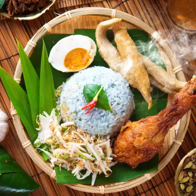 Kak hasnah nasi kerabu kelate