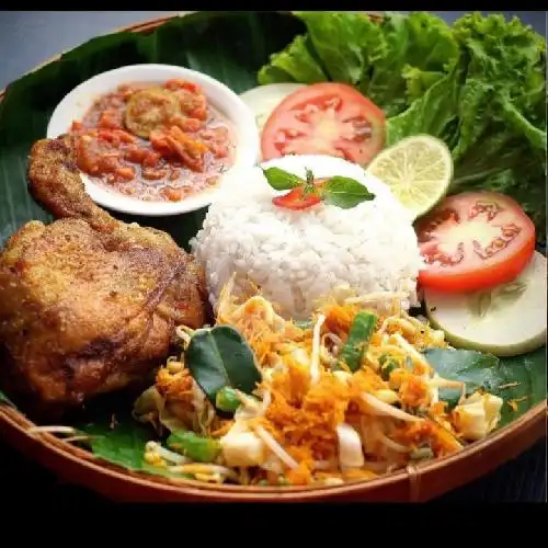 Gambar Makanan Ayam Penyet Urap Izli , Pembangunan 11