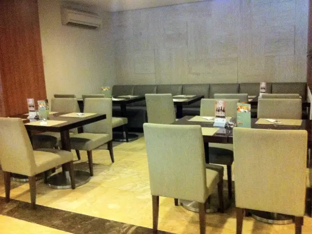 Gambar Makanan Coffee Shop - Grand Cemara Hotel 3