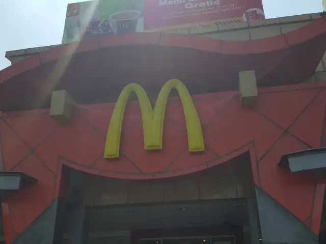 McDonald's Plaza Marina