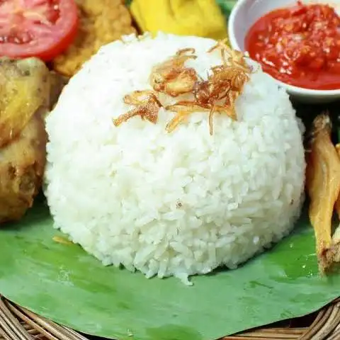 Gambar Makanan Ayam Goreng Bu UUM, Kebon Nanas 2 4