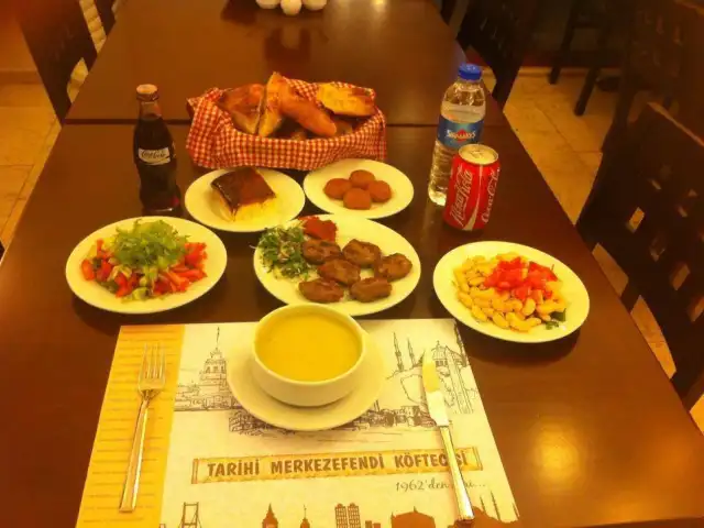 Tarihi Merkez Efendi Köftecisi Ahmet Usta'nin yemek ve ambiyans fotoğrafları 53