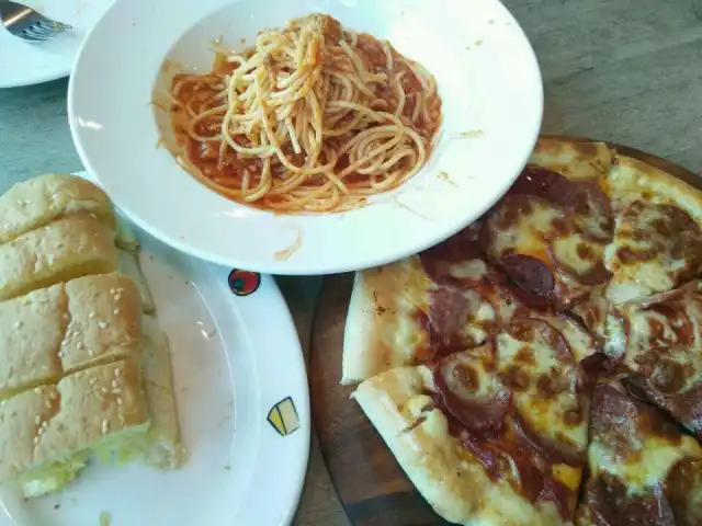 Pizza Hut Food Photo 10