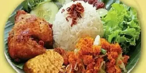 Ayam Penyet Urap Izli , Pembangunan