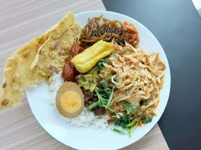 Gambar Makanan Depot Nasi Campur Pojok Tambak Bayan 15