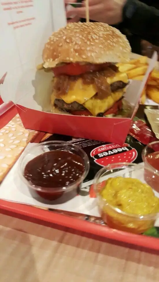 Beeves Burger'nin yemek ve ambiyans fotoğrafları 24
