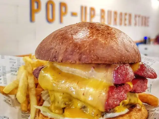 Pop - Up Burger Store'nin yemek ve ambiyans fotoğrafları 8