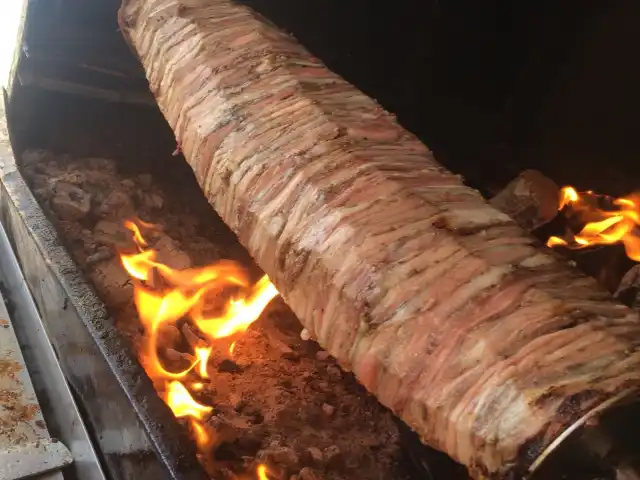 ye gör cağ kebabı cem usta'nin yemek ve ambiyans fotoğrafları 3