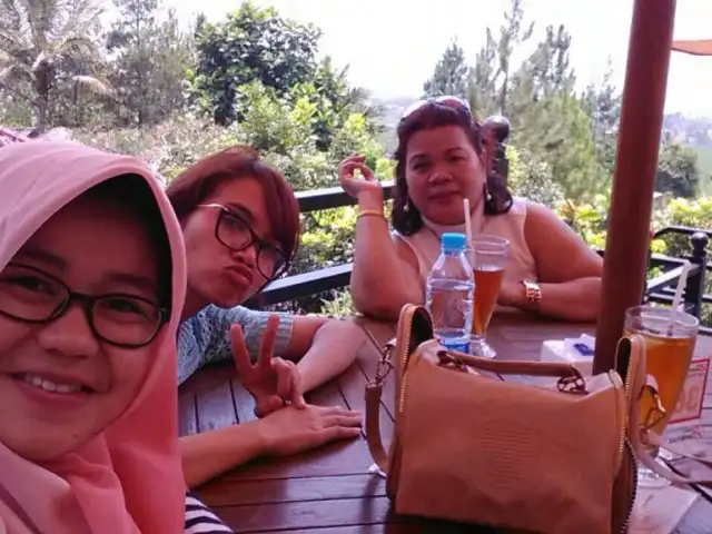 Gambar Makanan Bukit alamanda resort & resto 4