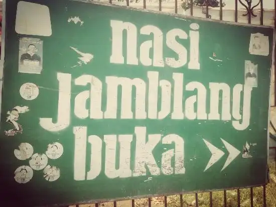 Gambar Makanan Nasi Jamblang Sumarni 8