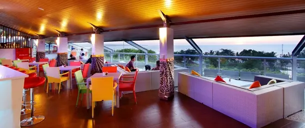 Gambar Makanan Triple S Rooftop Bar & Lounge - Best Western Hotel 3