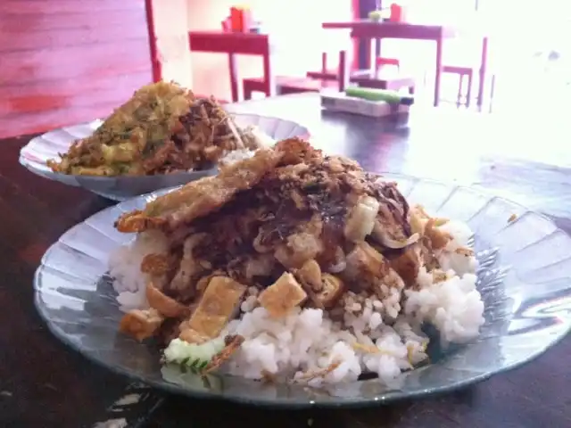 Gambar Makanan Bubur Sop Ayam Kampung khas Cirebon 4