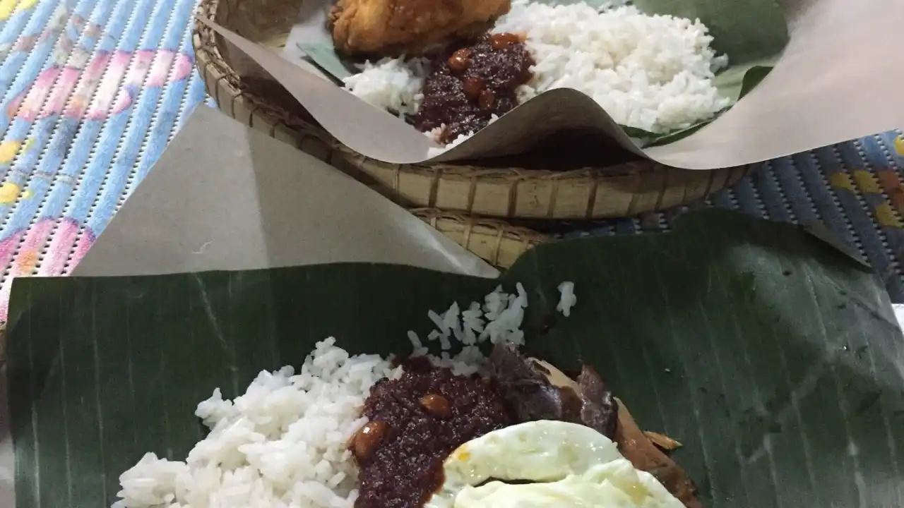 Nasi Lemak Kukus Kak Dah CD