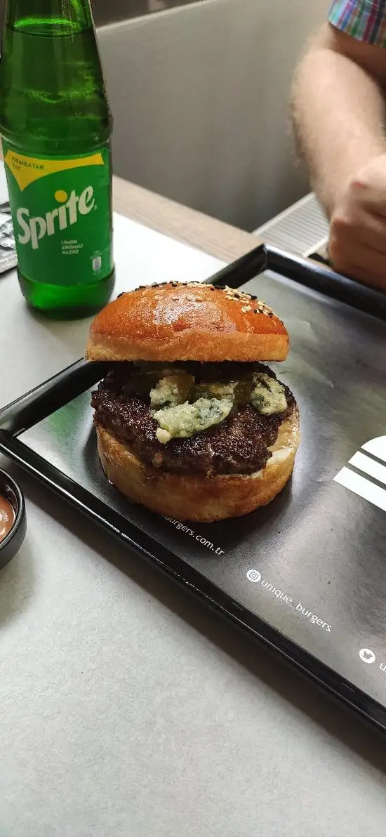 Unique Burgers'nin yemek ve ambiyans fotoğrafları 24