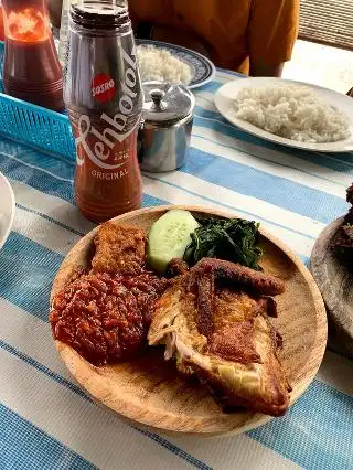 Warung Ayam Penyet Kg Abu Bakar Baginda Food Photo 2