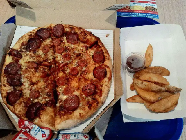 Gambar Makanan Domino's Pizza 15