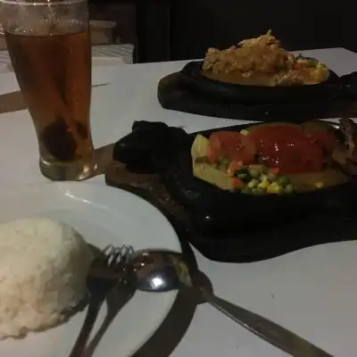 Waroeng Steak and Shake