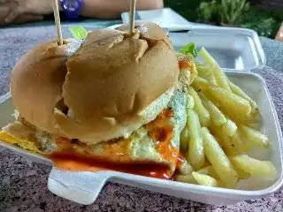 Burger Bakar Ustaz (Street Food)
