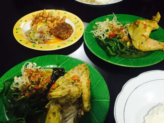 Gambar Makanan Ayam Betutu Men Tempeh 5