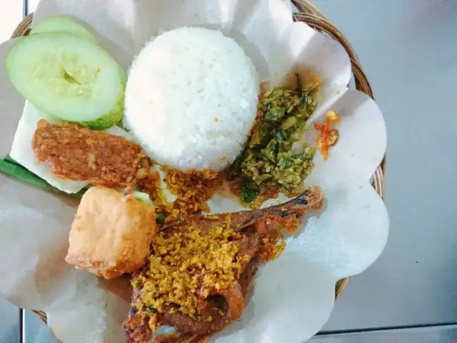 Gambar Makanan Ayam Penyet Surabaya 3