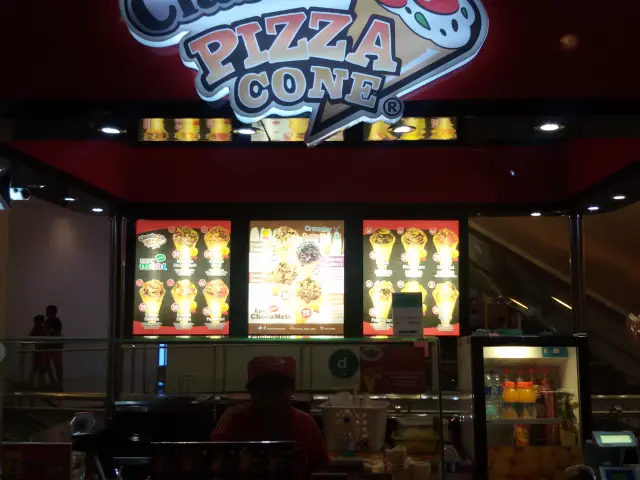 Gambar Makanan Classic Pizza Cone 4